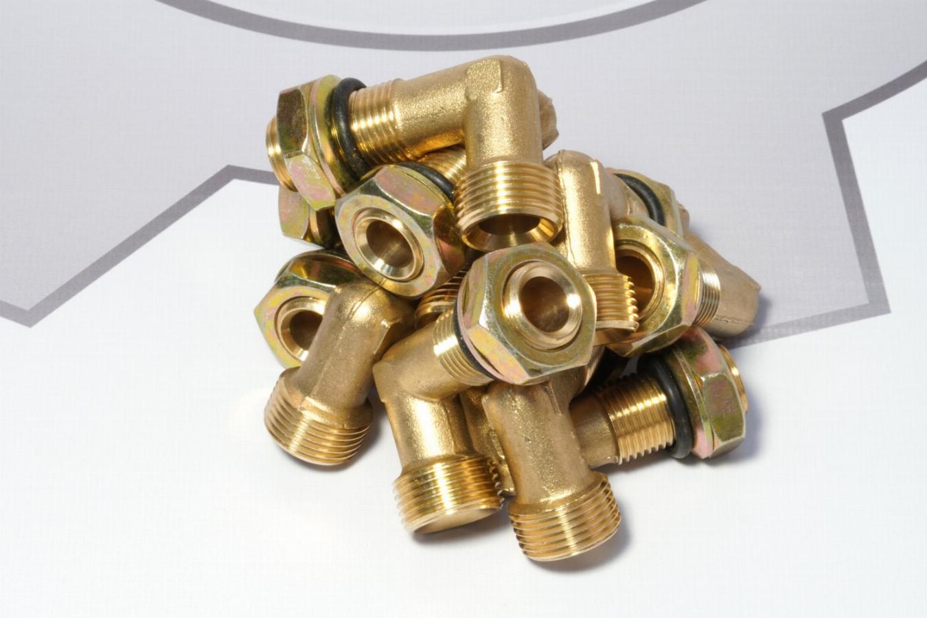 Фитинг М16*1,5/М20*1,5 энергоаккумулятора в сборе КАМАЗ 861030