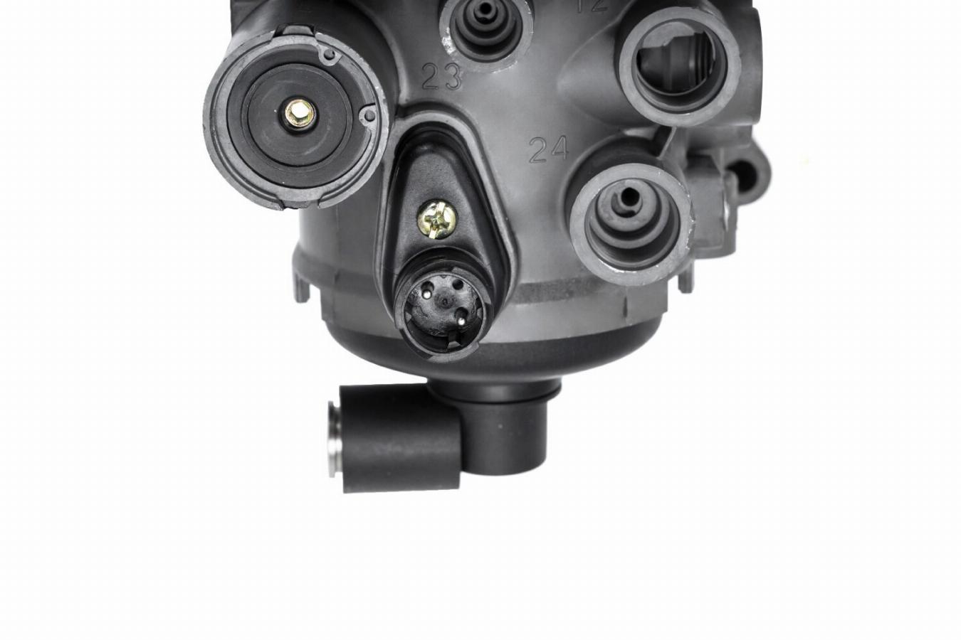 Влагоотделитель 10.5 бар с регул. дав.с нагрев. Iveco EuroStar T06162006